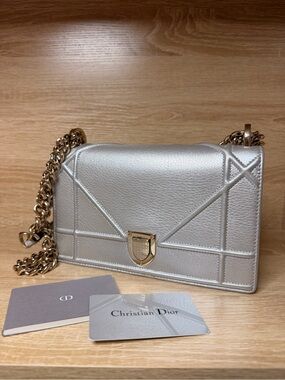 DIOR DIORAMA Silver Leather Crossbody with Gold Chain AUTHENTIC